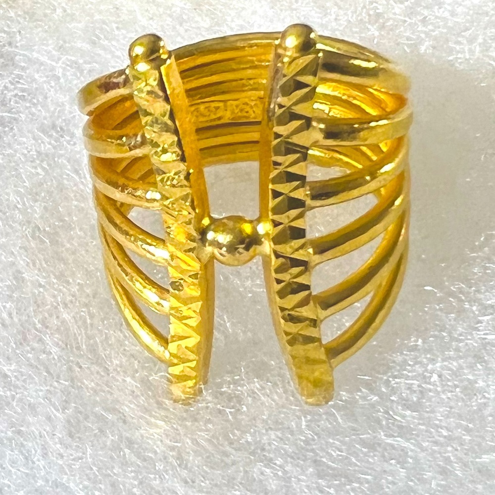 22k Yellow Solid Gold Ring - image 1